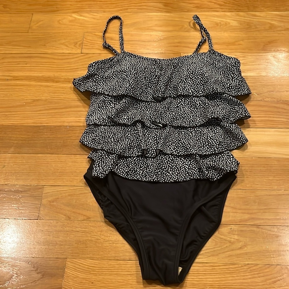 Shore Shapes women’s ruffles polka dots one piece swim suit size 12 .